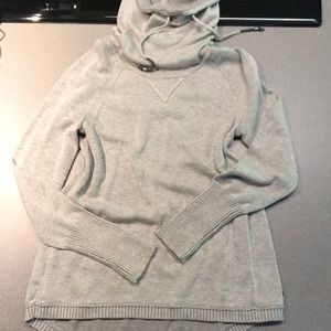 Women’s Eddie Bauer small sweatshirt. Like new.